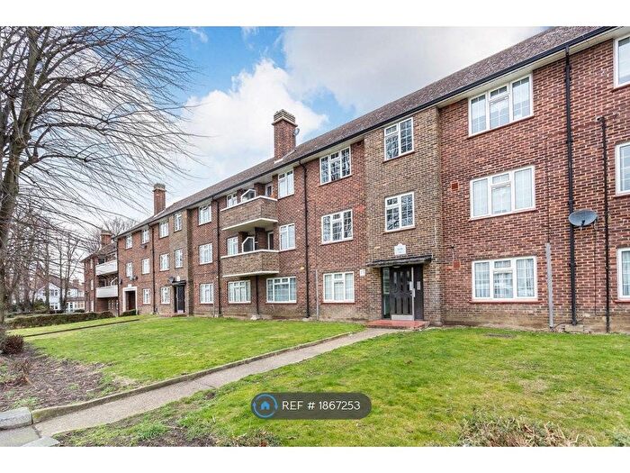 2 Bedroom Flat To Rent In John Hunt Court, London, SE9
