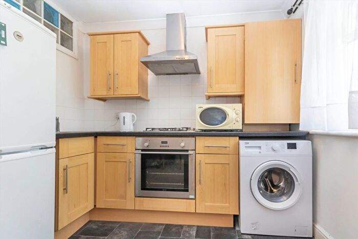 1 Bedroom Flat To Rent In Noel Road, Acton, W3