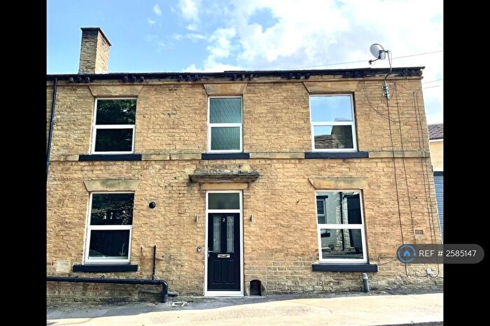 4 Bedroom Terraced House To Rent In Valley Road, Cleckheaton, BD19