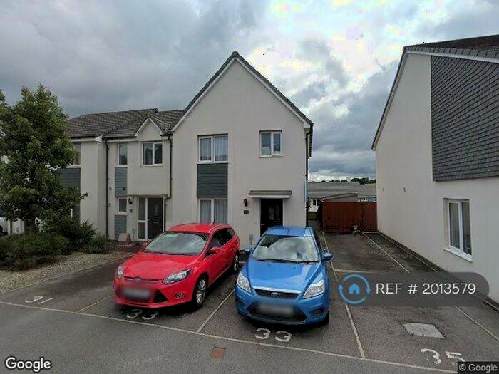 3 Bedroom End Of Terrace House To Rent In Long Field Road, Launceston, PL15