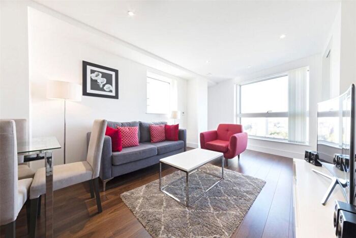 3 Bedroom Flat To Rent In Talisman Tower, Canary Wharf, E14
