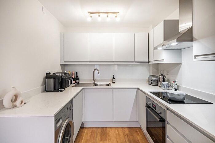 1 Bedroom Flat To Rent In Butlers And Colonial, Shad Thames, SE1