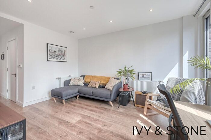 1 Bedroom Apartment For Sale In Copeland Court, Silvertown, E16