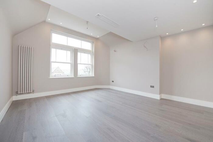 4 Bedroom Flat To Rent In Fitzjohns Avenue, Hampstead, NW3