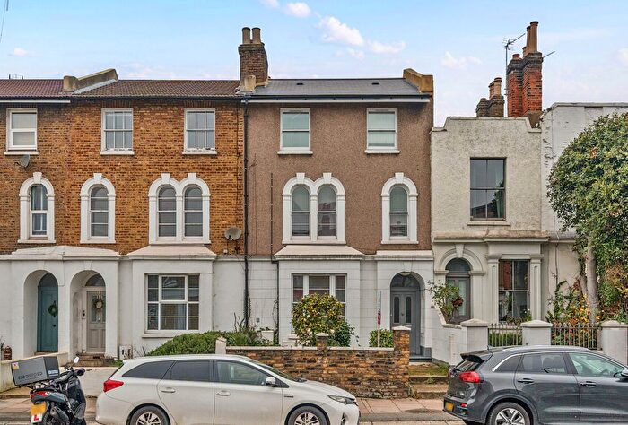 1 Bedroom Flat For Sale In Merton Road, London, SW18