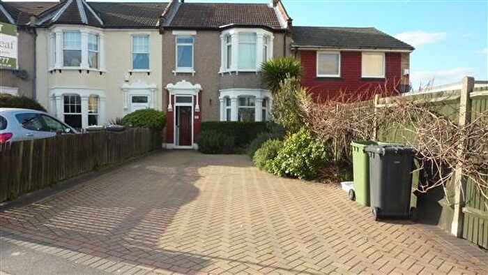 3 Bedroom House To Rent In Shepherds Lane, Dartford, DA1