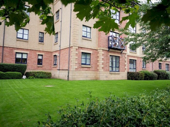 2 Bedroom Flat To Rent In Russell Gardens, Roseburn, Edinburgh, EH12