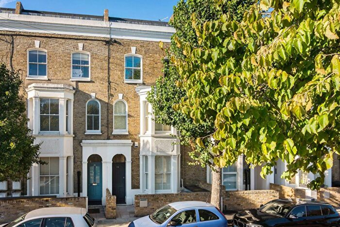 1 Bedroom Flat To Rent In Bramber Road, Barons Court, London, W14