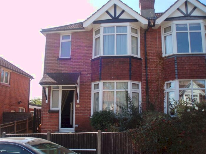 6 Bedroom House To Rent In Sirdar Road, Highfield, Southampton, SO17