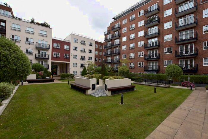 1 Bedroom Flat To Rent In Royal Quarter, Seven Kings Way, Kingston Upon Thames, KT2