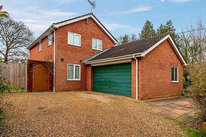 4 Bedroom Detached House For Sale In Old Romsey Road, Cadnam, Southampton, Hampshire, SO40