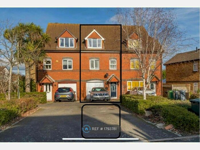 3 Bedroom Terraced House To Rent In Harvest Way, Ashford, TN23