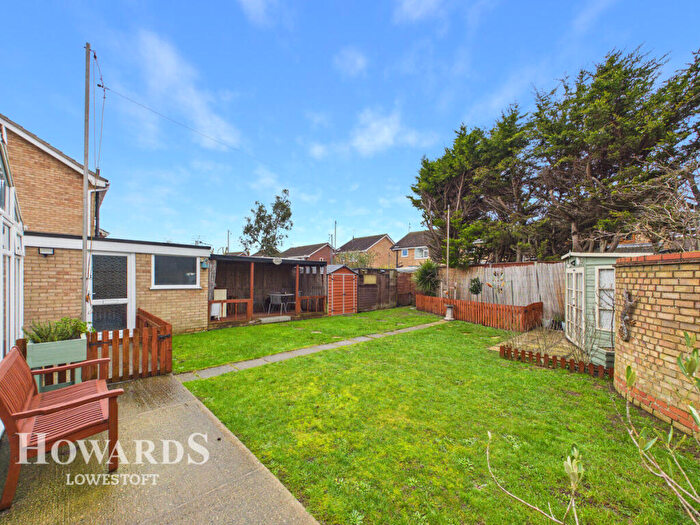 4 Bedroom Detached House For Sale In Brook Close, Carlton Colville, NR33