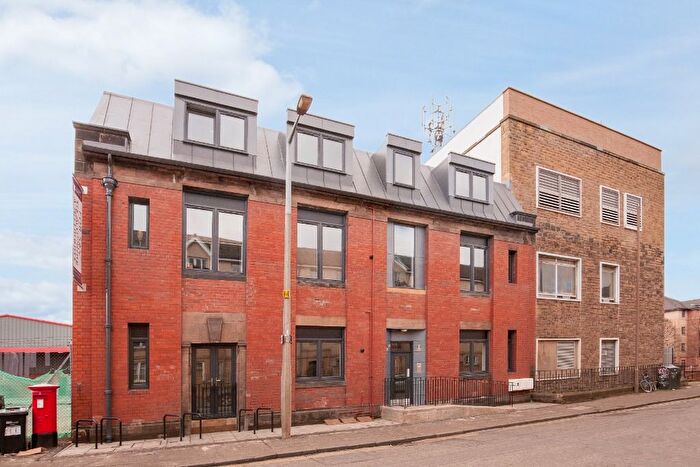 2 Bedroom Flat To Rent In Russell Road, Roseburn, Edinburgh, EH12