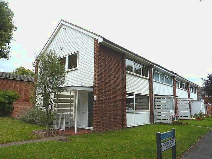 3 Bedroom Property To Rent In Lee Park, London SE3