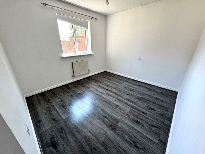 3 Bedroom Bungalow For Sale In Deans Gate, Willenhall, WV13