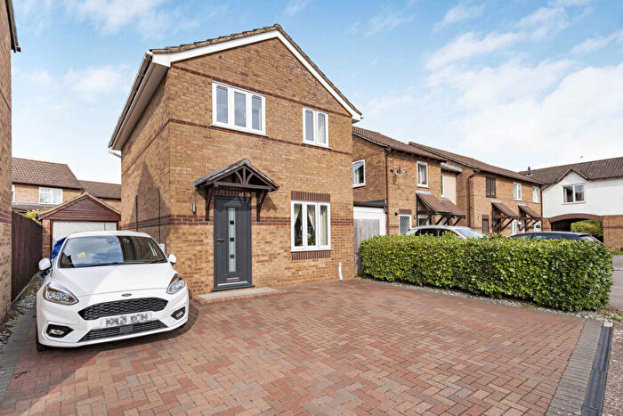 3 Bedroom Detached House For Sale In Willow Drive, Bicester, OX26