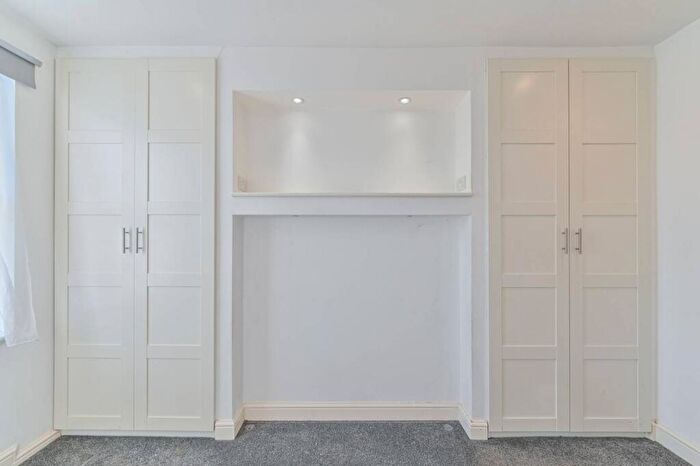 2 Bedroom Flat For Sale In Beulah Crescent, Thornton Heath, CR7