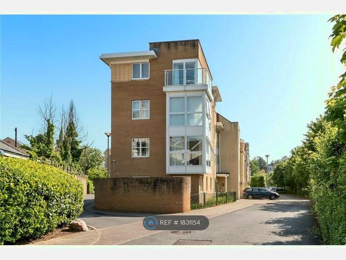 2 Bedroom Flat To Rent In St. Davids Hill, Exeter, EX4