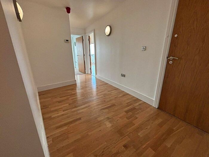 1 Bedroom Flat To Rent In Raphael House, High Road, Ilford, Essex, IG1