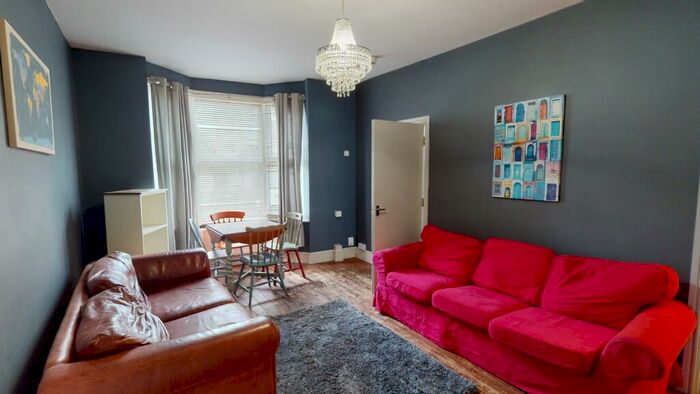 5 Bedroom House To Rent In Summerfield Crescent, B16
