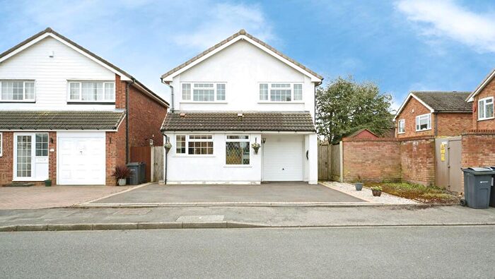4 Bedroom Detached House For Sale In Guys Cliffe Avenue, Sutton Coldfield, B76