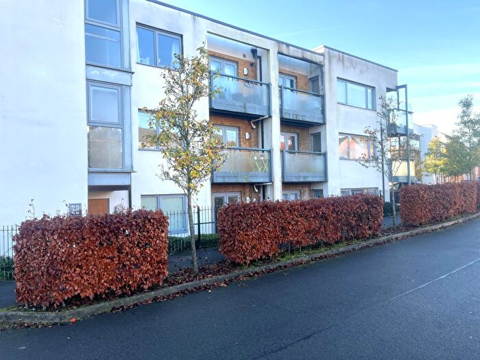 2 Bedroom Flat To Rent In Christie Lane, Salford, M7