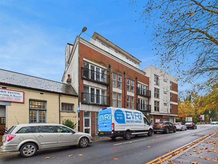 2 Bedroom Flat To Rent In Flat Leo Hou Lion Green RoadCoulsdonSurrey, SE23