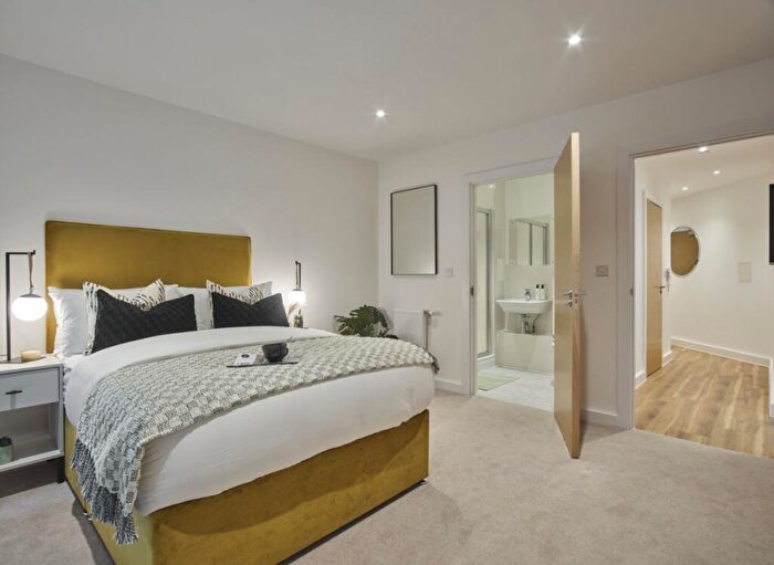 2 Bedroom Flat To Rent In Roden Street Ilford, IG1