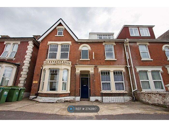 8 Bedroom Semi Detached House To Rent In Belmont Road, Southampton, SO17