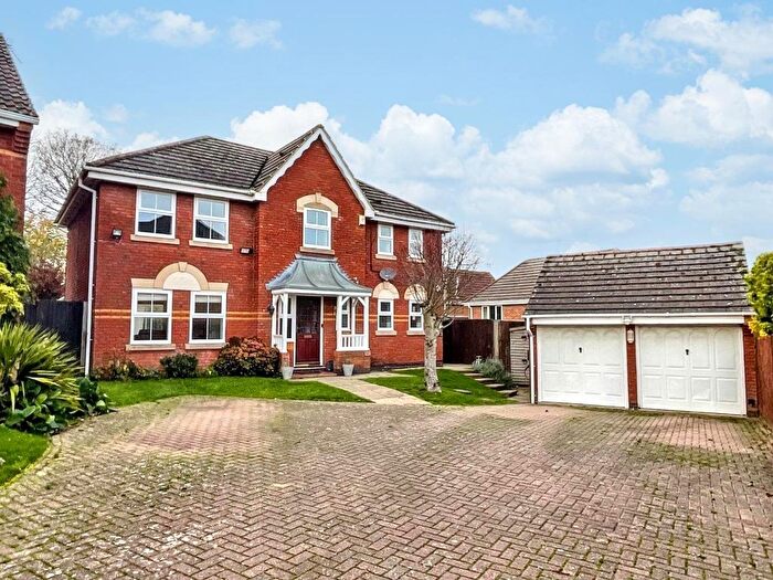 4 Bedroom Detached House For Sale In Heron Court, Daventry, NN11