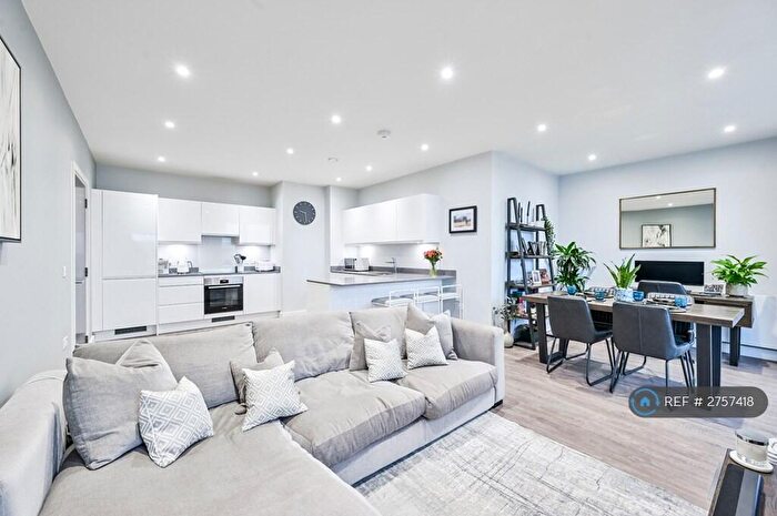 2 Bedroom Flat To Rent In Flour Millers House, London, E14