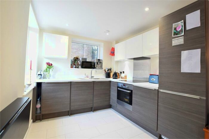 2 Bedroom Flat To Rent In Frimley Road, Camberley, Surrey, GU15