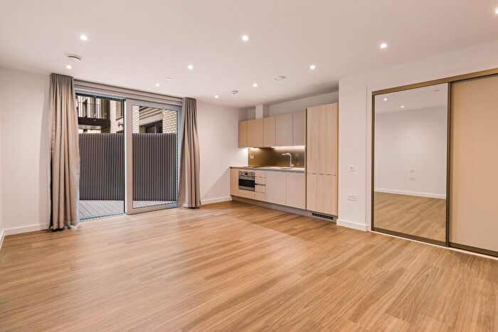 Studio To Rent In Nine Elms Lane, London, SW11