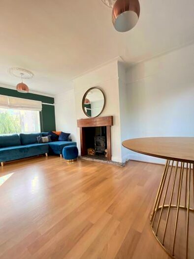 3 Bedroom Semi-Detached House To Rent In Bank Lane, Salford, M6