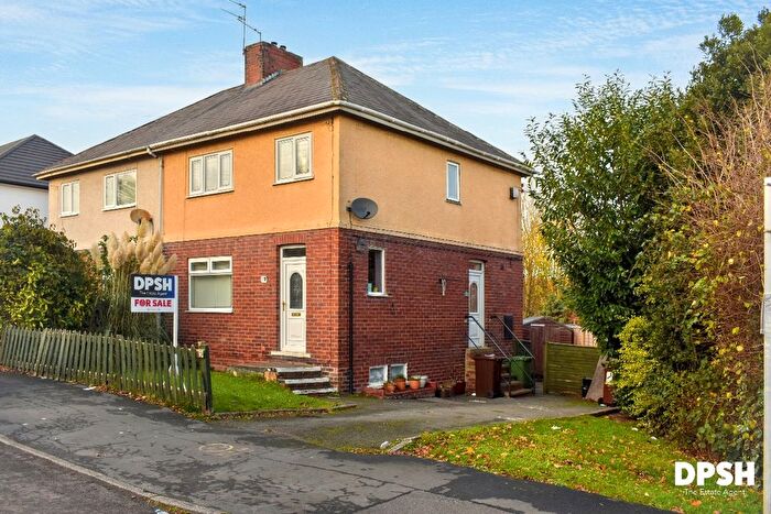 3 Bedroom Semi-Detached House For Sale In The Avenue, Outwood, WF1