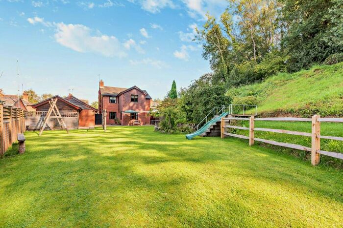 4 Bedroom Detached House For Sale In Barley Hill, Dunbridge, Romsey, Hampshire, SO51