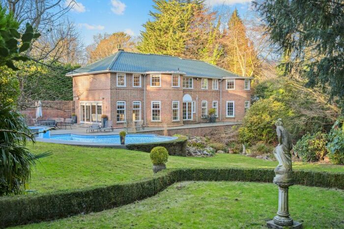 8 Bedroom Detached House For Sale In The Gatehouse, Shirley Hills Road, Croydon, CR0