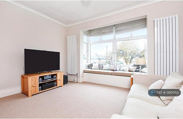 2 Bedroom Flat To Rent In Leinster Avenue, London, SW14