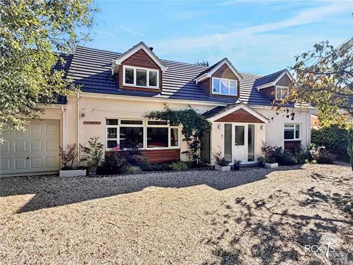 5 Bedroom Detached House For Sale In Broadlaylings, Woolton Hill, Hampshire, RG20