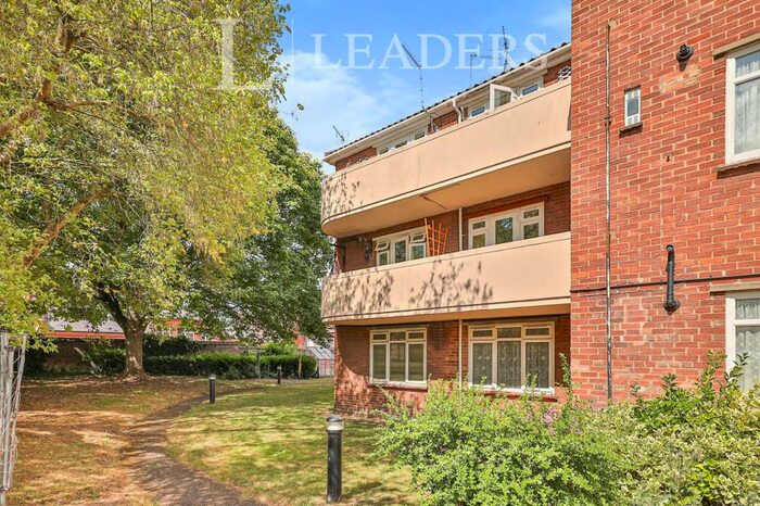 2 Bedroom Apartment To Rent In Long Row, Norwich, NR3