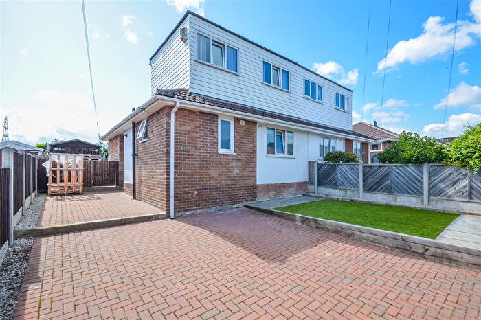 3 Bedroom Semi-Detached Bungalow For Sale In Altofts Lodge Drive, Altofts, WF6