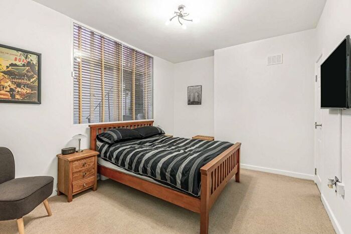 1 Bedroom Flat For Sale In Denbigh Street, London, SW1V