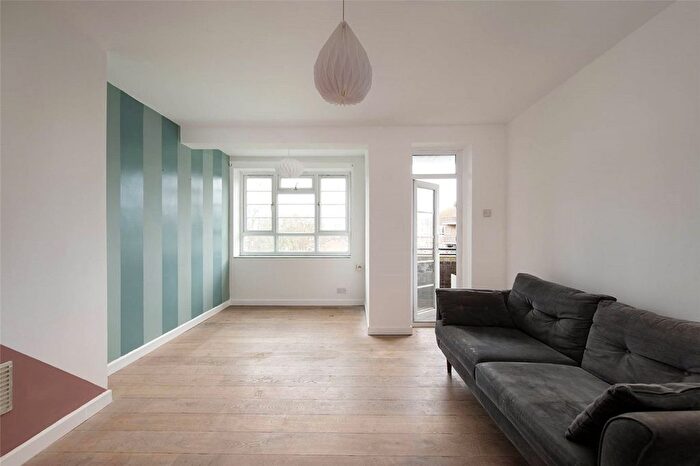 2 Bedroom Flat To Rent In Gascoyne Road, Gascoyne House Gascoyne Road, E9