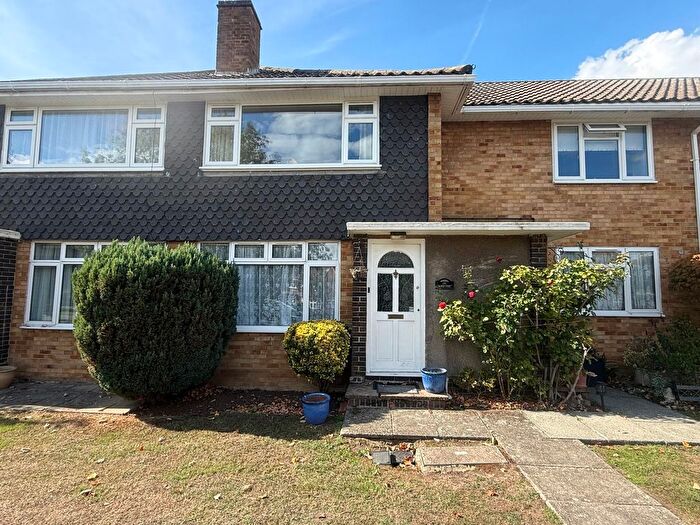 2 Bedroom Flat For Sale In Salmon Street, Kingsbury, NW9