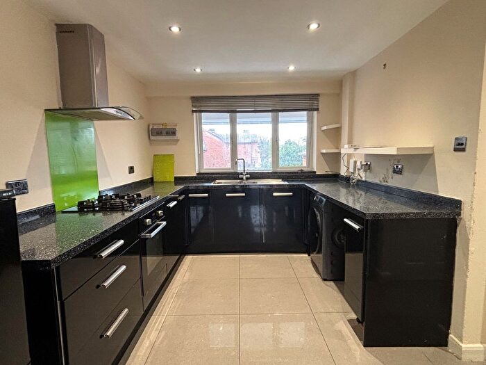 2 Bedroom Maisonette To Rent In Headley Road, Grayshott, Hindhead, GU26