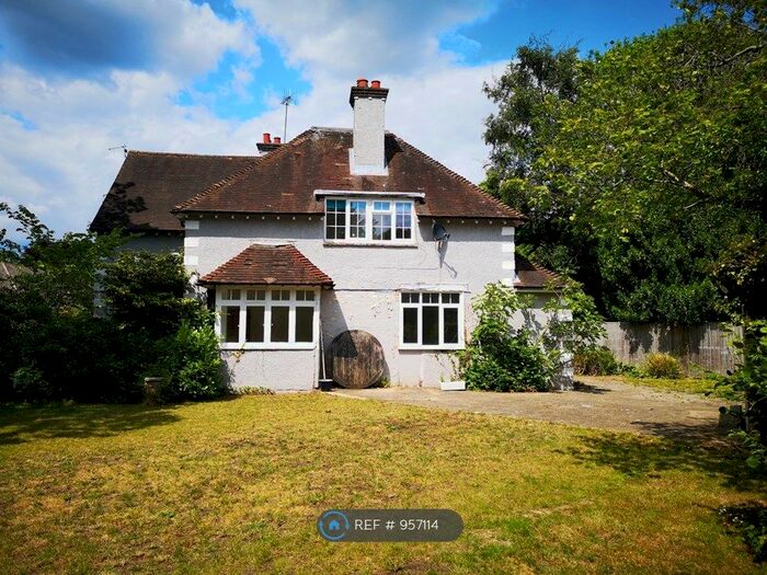 4 Bedroom Detached House To Rent In Windmill Lane, East Grinstead, RH19