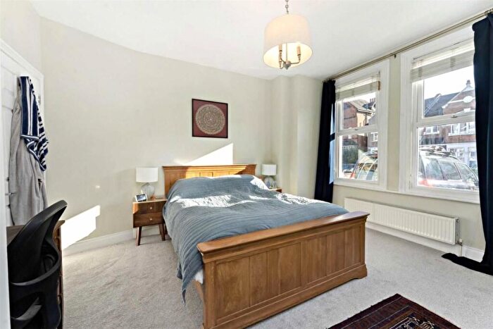 2 Bedroom Flat To Rent In Fairmile Avenue, London, SW16