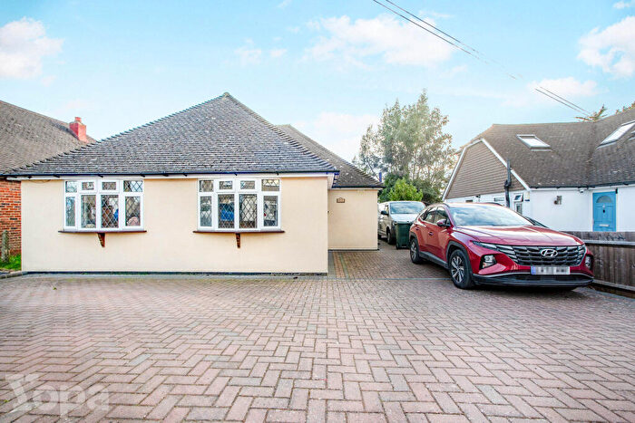 3 Bedroom Detached Bungalow For Sale In Mounts Road, Greenhithe, DA9