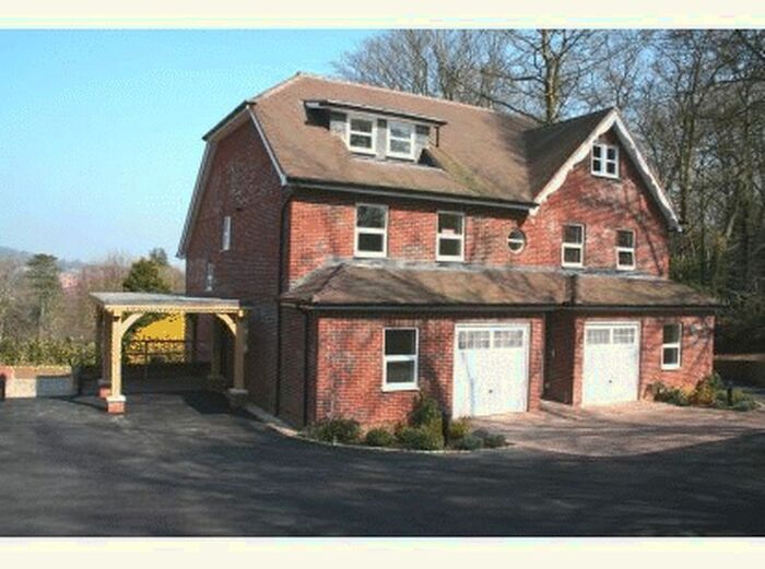 2 Bedroom Flat To Rent In Courts Hill Road, Haslemere, GU27